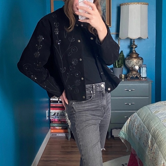Vintage 1980s-1990s Black Suede Jacket: Floral Sequin Embroidered Bohemian Style - Picture 5 of 5